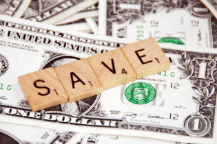 How to Save Money Efficiently in Everyday Life borítókép